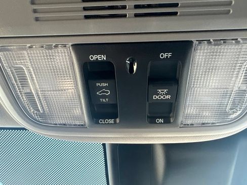 Used 2019 Honda Odyssey EX-L image 24