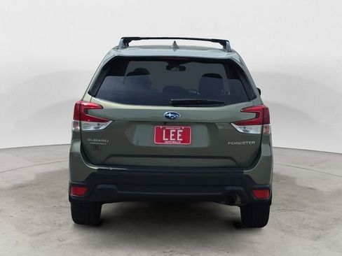 Used 2019 Subaru Forester Premium AWD/4WD image 4