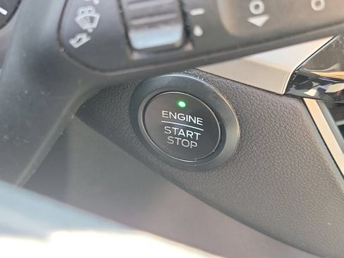 Used 2020 Ford Escape SE FWD image 35