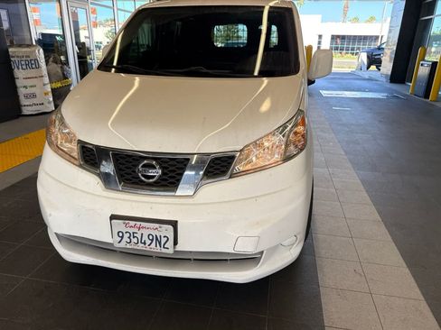 Used 2019 Nissan NV200 SV w/ Back Door Glass Package FWD image 3