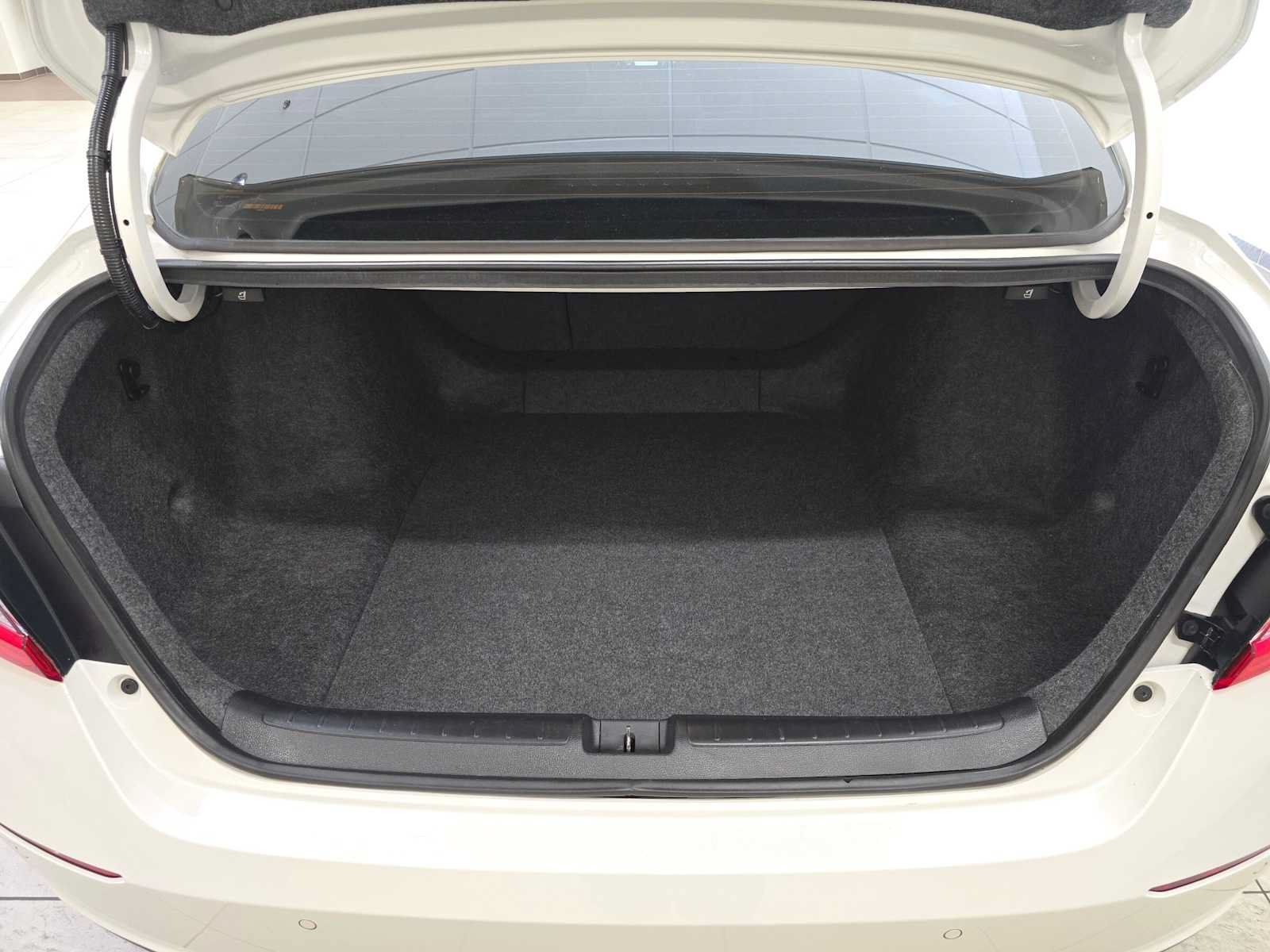 Used 2020 Honda Accord Touring image 31