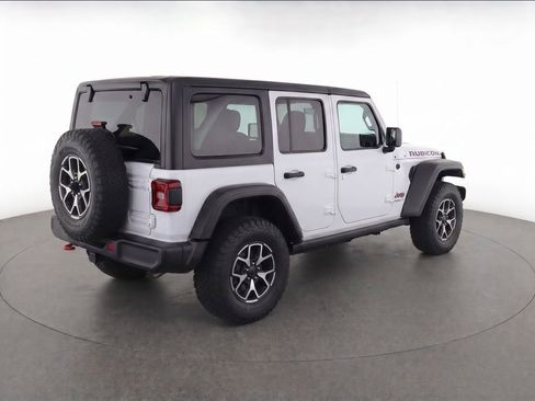Used 2025 Jeep Wrangler Unlimited Rubicon AWD/4WD image 4