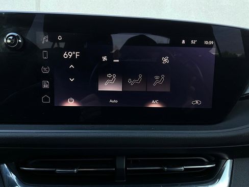 Used 2025 Buick Envista Preferred image 29