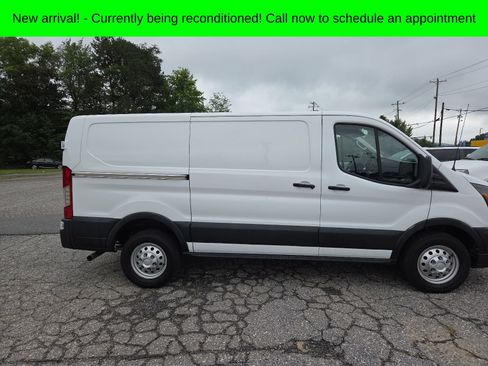 Used 2022 Ford Transit 250 Low Roof AWD image 7