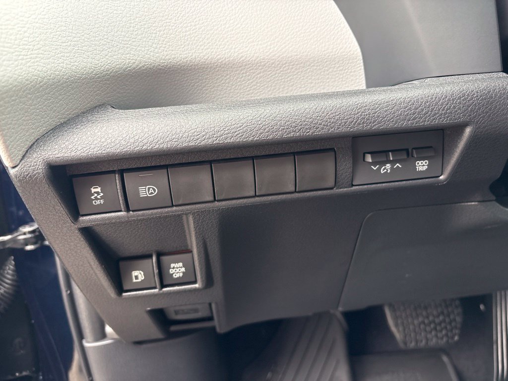 Used 2026 Toyota Sienna XLE AWD/4WD image 20