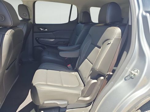 Used 2023 GMC Acadia SLT w/ Preferred Package AWD/4WD image 30