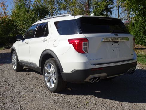 Used 2023 Ford Explorer Platinum w/ Equipment Group 601A image 7
