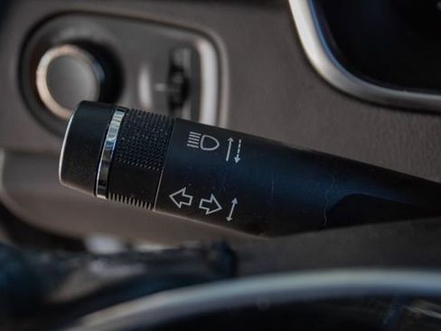 Used 2015 Cadillac SRX Luxury w/ Driver Awareness Package image 14