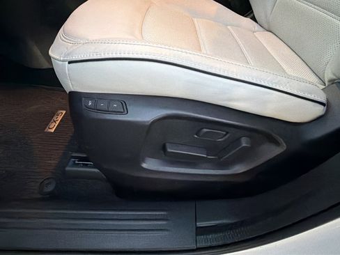 Used 2025 MAZDA CX-5 AWD 2.5 S w/ Preferred Package image 13