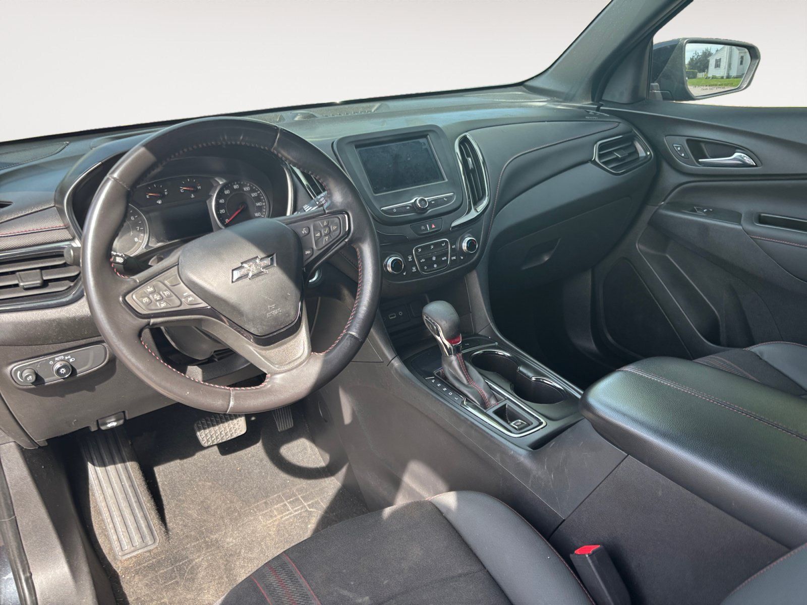 Used 2022 Chevrolet Equinox RS w/ LPO, Floor Liner Package FWD image 10