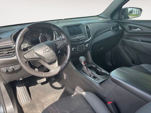 Used 2022 Chevrolet Equinox RS w/ LPO, Floor Liner Package FWD image 10