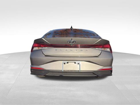 Used 2023 Hyundai Elantra SEL w/ Convenience Package image 6