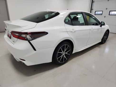 Certified 2023 Toyota Camry SE FWD image 11