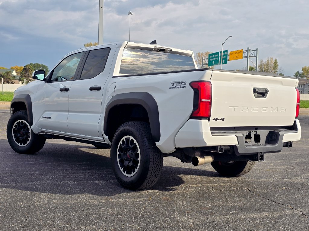 Used 2024 Toyota Tacoma TRD Off-Road AWD/4WD image 13
