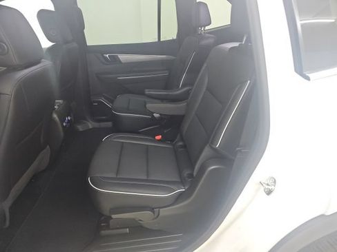 Used 2026 Buick Enclave Preferred FWD image 3