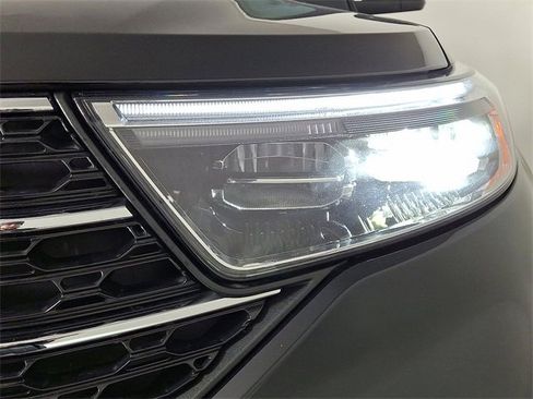 Used 2023 Ford Explorer XLT w/ Equipment Group 202A image 12