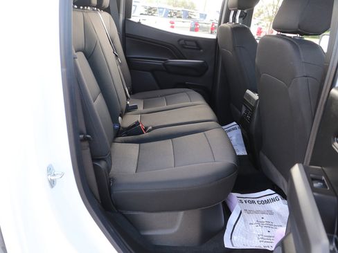 Used 2025 Chevrolet Colorado W/T w/ Advanced Trailering Package RWD image 31