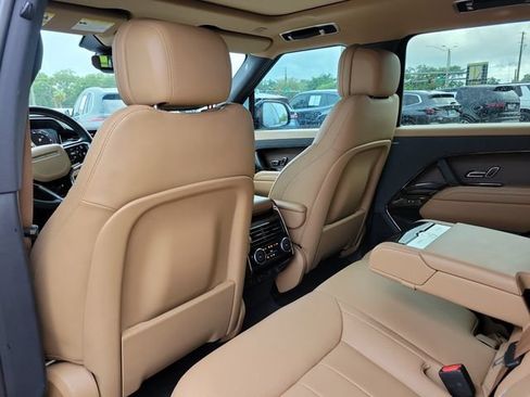 Used 2024 Land Rover Range Rover Sport SE AWD/4WD image 11