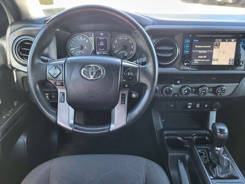 Used 2019 Toyota Tacoma TRD Off-Road image 14