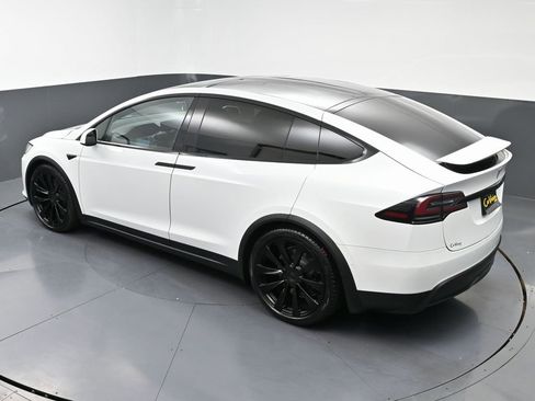 Used 2022 Tesla Model X image 49
