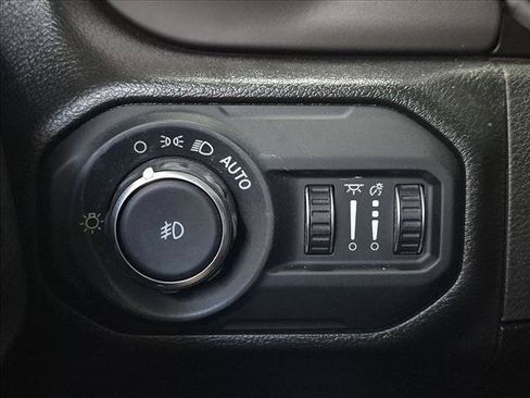 Used 2022 Jeep Wrangler Sport AWD/4WD image 11