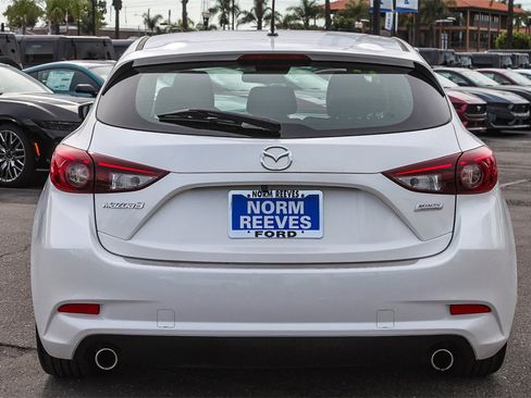 Used 2017 MAZDA MAZDA3 Touring image 8