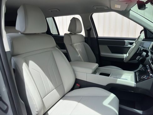 Used 2024 Hyundai Santa Fe SEL FWD image 32