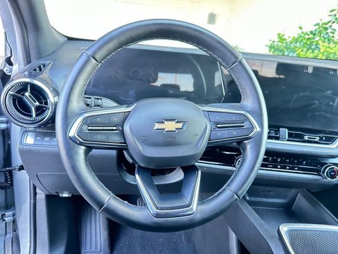 Used 2025 Chevrolet Equinox LT image 28