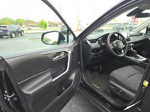 Used 2020 Toyota RAV4 XLE w/ Convenience Package AWD/4WD image 18