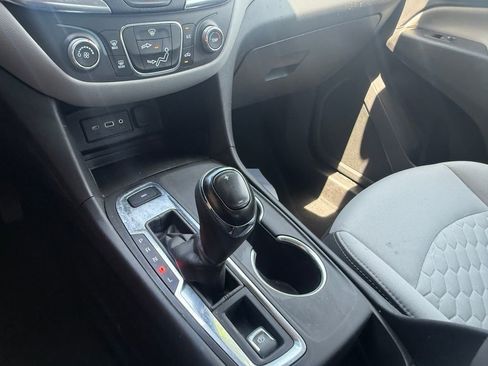 Used 2021 Chevrolet Equinox LS AWD/4WD image 27