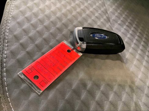 Used 2021 Ford Escape SE image 13