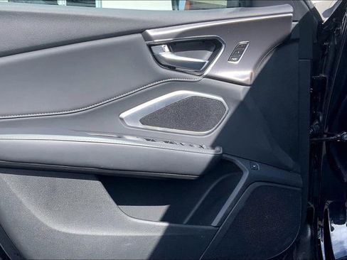 Used 2025 Acura RDX SH-AWD image 23