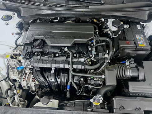 Used 2025 Hyundai Elantra SEL FWD image 30