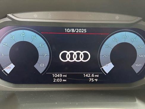 Certified 2025 Audi Q3 2.0T Premium image 11