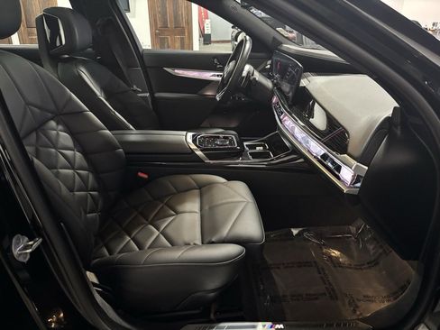 Used 2025 BMW 740i xDrive image 19