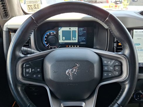 Certified 2022 Ford Bronco Badlands w/ Sasquatch Package AWD/4WD image 19