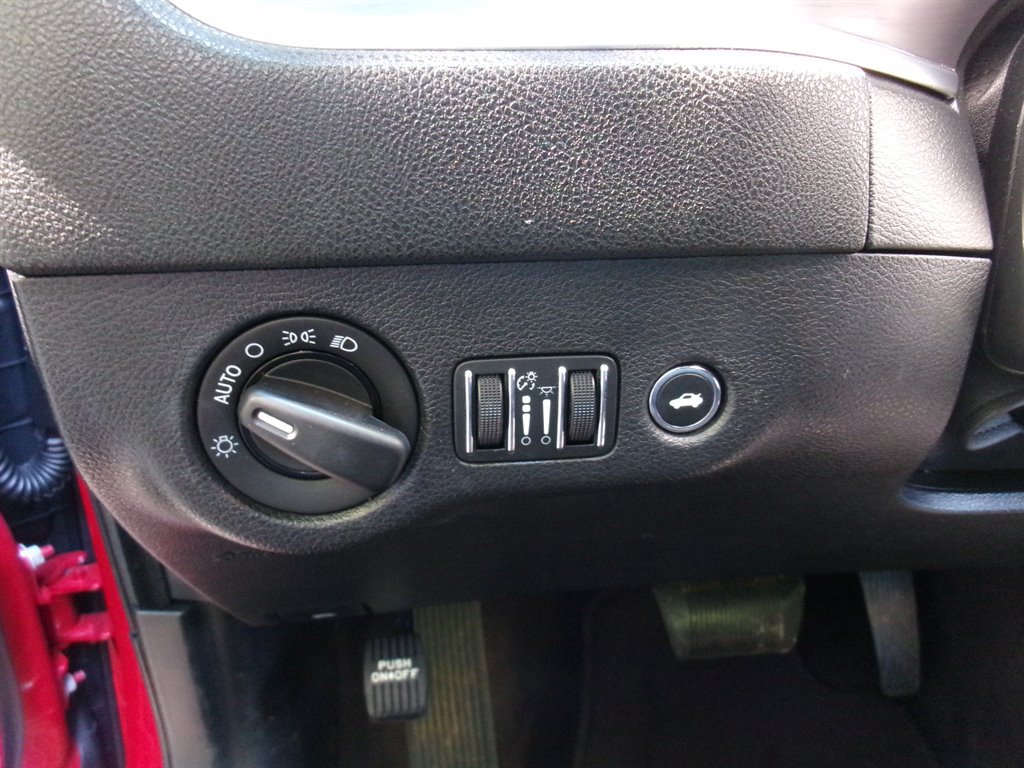 Used 2016 Dodge Charger SE RWD image 35