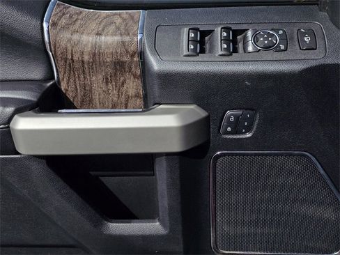 Used 2018 Ford F250 Lariat w/ Lariat Ultimate Package image 26