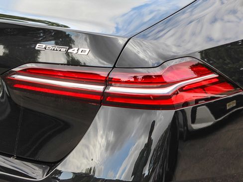 Used 2025 BMW i5 eDrive40i w/ M Sport Package image 7