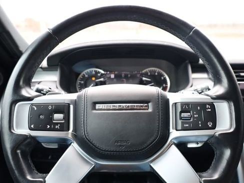 Used 2023 Land Rover Discovery S R-Dynamic image 14