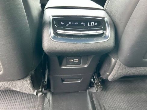 Used 2022 Cadillac XT6 Premium Luxury w/ Platinum Package AWD/4WD image 39