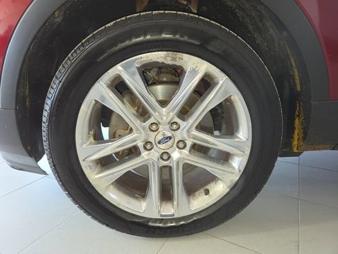Used 2016 Ford Explorer XLT w/ Equipment Group 202A AWD/4WD image 12