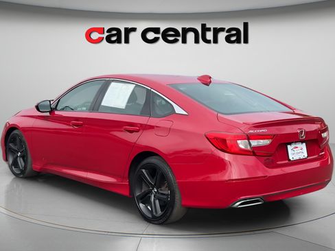 Used 2018 Honda Accord Sport image 3