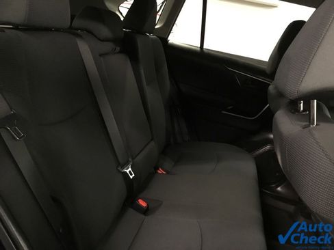 Used 2022 Toyota RAV4 LE image 31