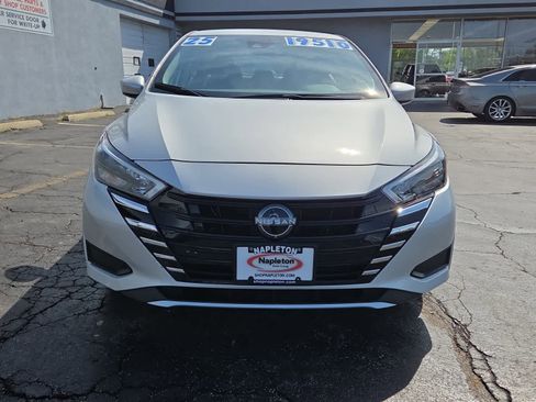 Used 2025 Nissan Versa SV w/ Trunk Package FWD image 2