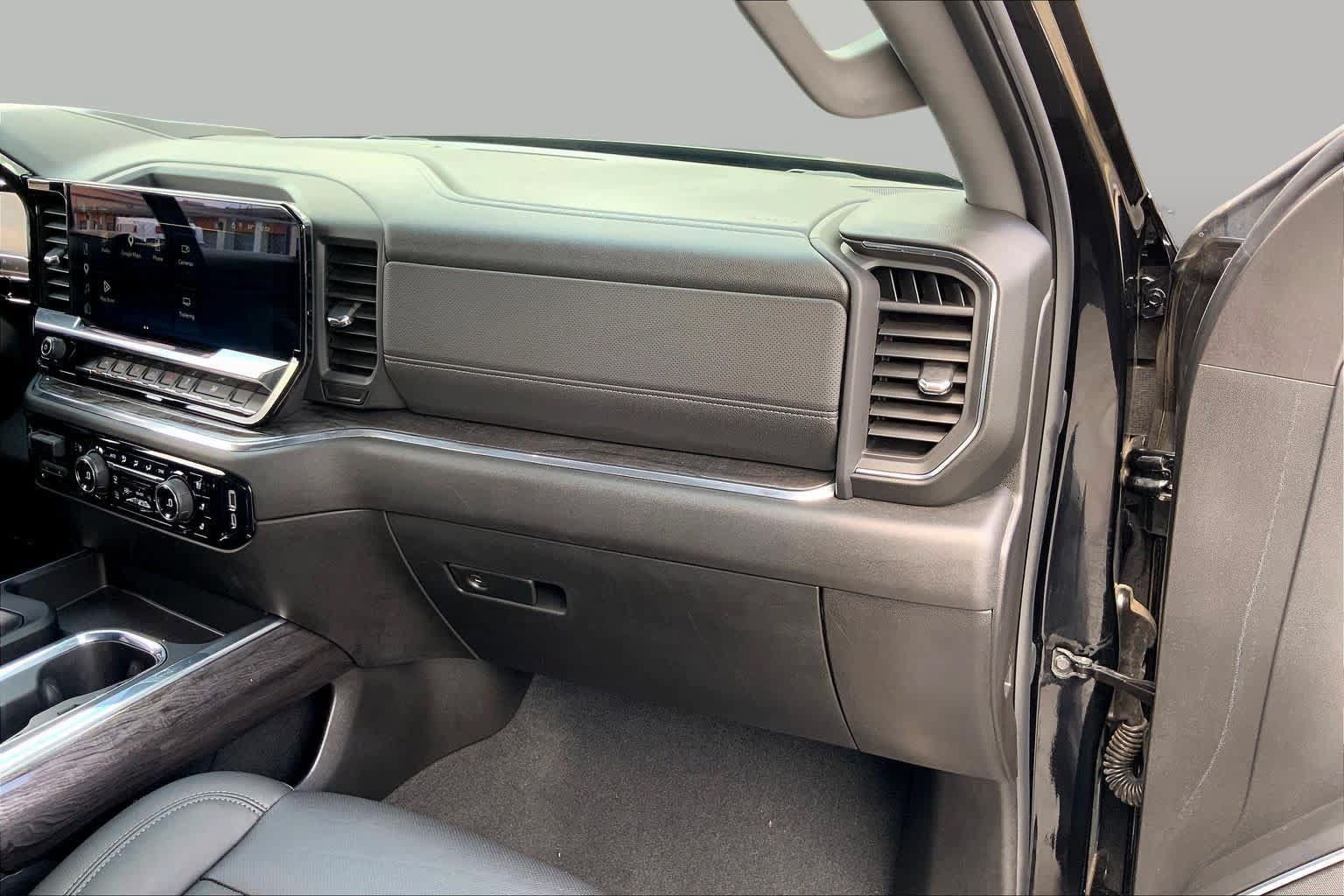 Used 2025 Chevrolet Silverado 1500 LTZ w/ LTZ Convenience Package II RWD image 18