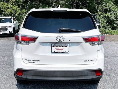 Used 2015 Toyota Highlander XLE AWD/4WD image 6