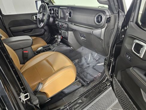 Used 2022 Jeep Wrangler Unlimited Sahara 4xe image 41