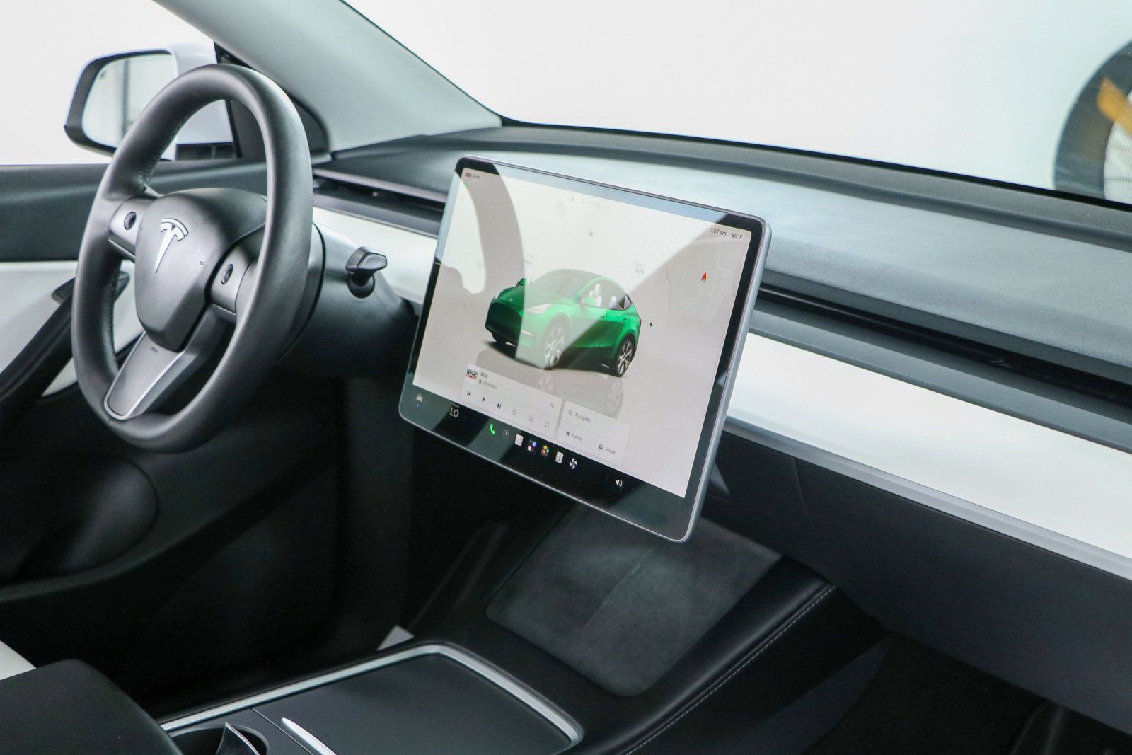 Used 2022 Tesla Model Y Long Range AWD/4WD image 23