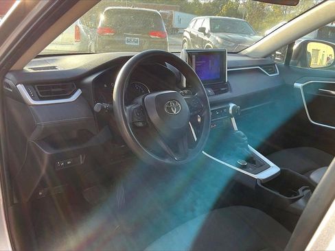 Used 2024 Toyota RAV4 XLE image 37